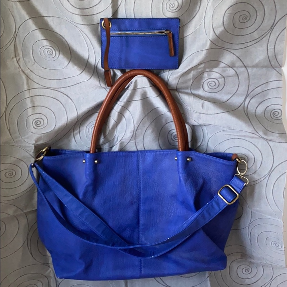 Set of 2- tote and wallet/phone
